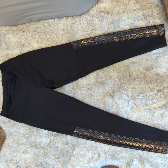 Beyond Yoga Down The Line High Waisted Midi Leggings Metallic Lace in Black Sz S - Picture 4 of 4